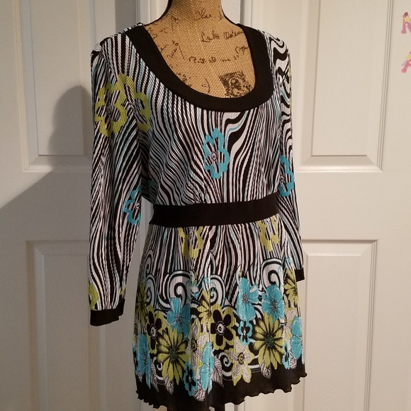 Studio 1940 Tops - Studio 1940 stretchy pleats with tie 3X